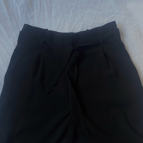 ⚡️ H&M Black Tapered Dress Pants - Picture 2 of 5